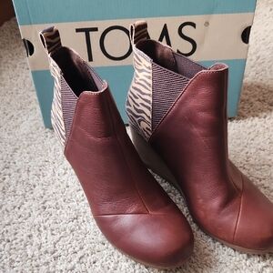 TOMS Women's Zebra Pattern Brown Ankle Booties